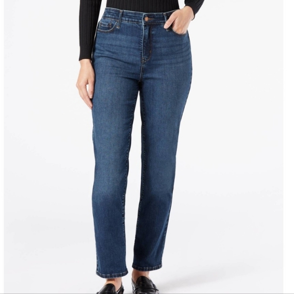 DENIZEN Levi's Women's High-Rise Sculpting Straight Jeans Montauk Shore 21W26